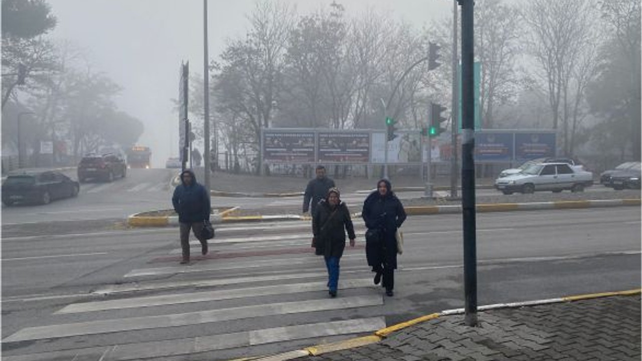 Balıkesir’de Sabah Sisi Görüş Mesafesini Düşürdü