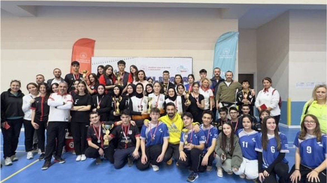 Balıkesir'de Curling Şampiyonları Belli Oldu!