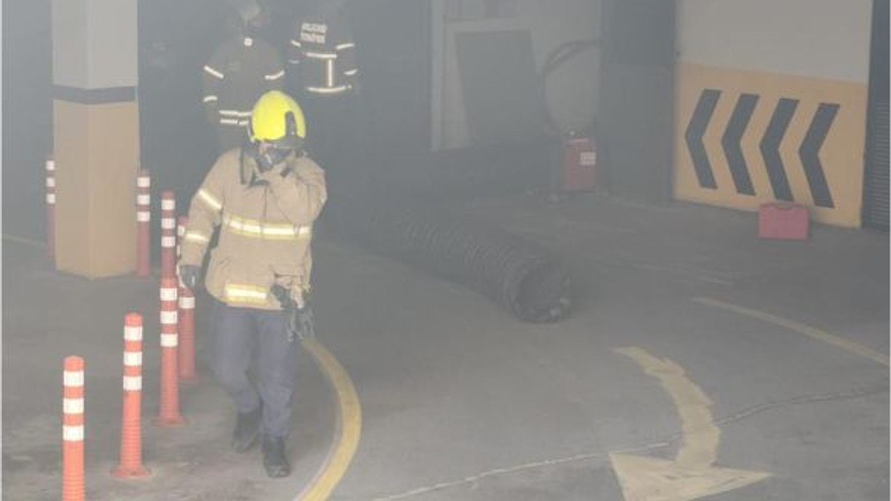 Balıkesir'de Yer Altı Otoparkında Trafo Patladı!