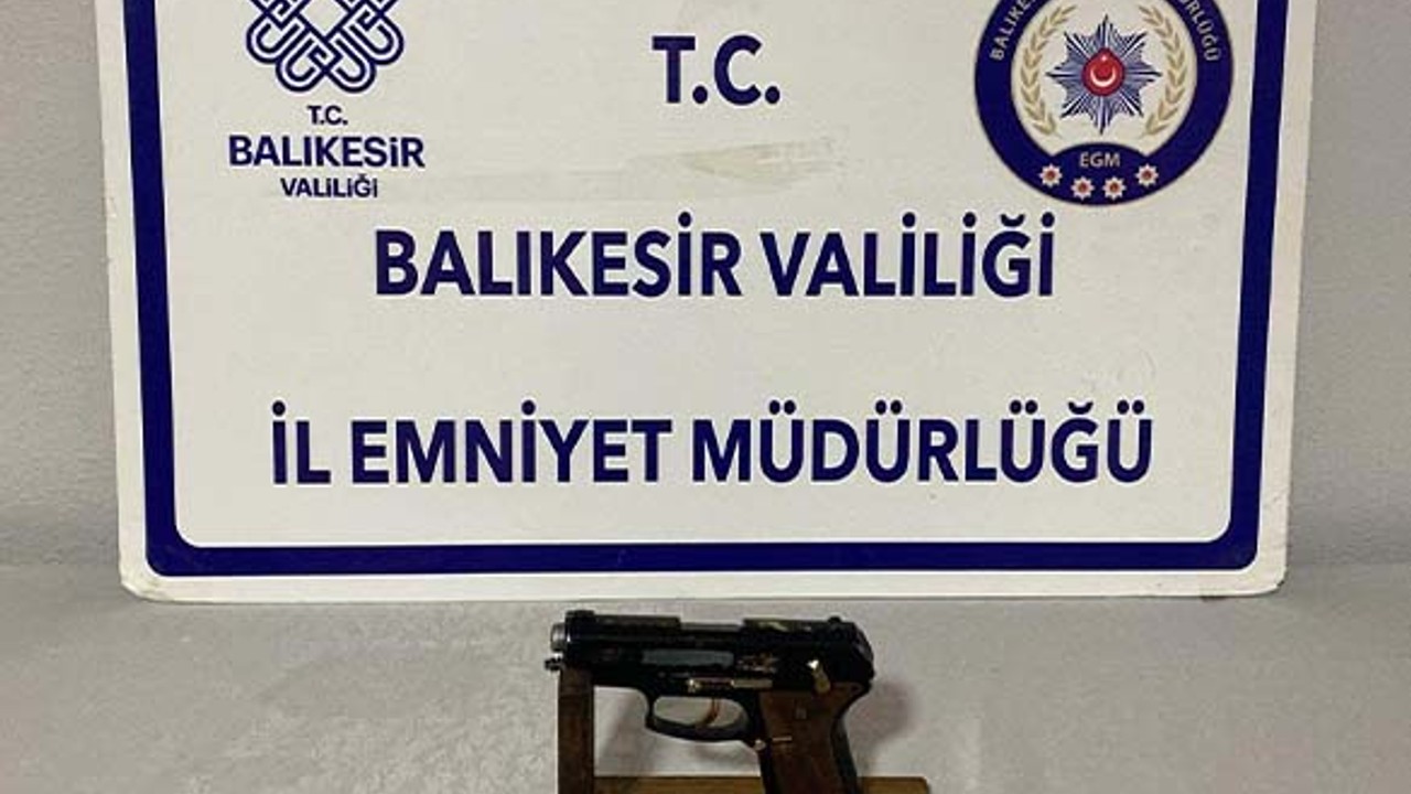 Balıkesir'de CHP Aracına Saldıran Şahıs Gözaltına Alındı