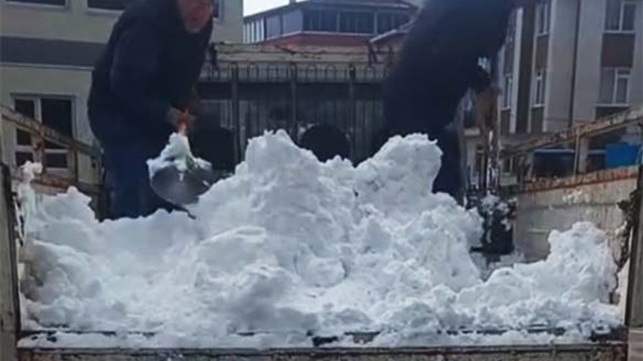 Gönen’de Öğrencilere Kar Sürprizi!