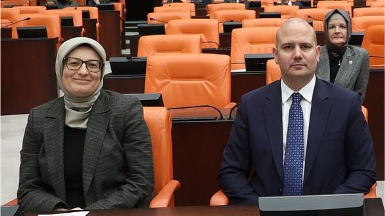 Uygur’dan Aden Körfezi Tezkeresi Açıklaması