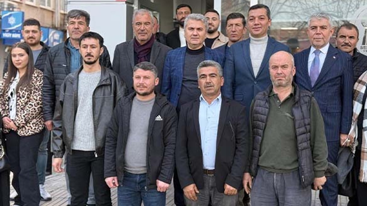 Vekil Canbey, İlçelerde Esnaf ve Vatandaşların Taleplerini Dinledi