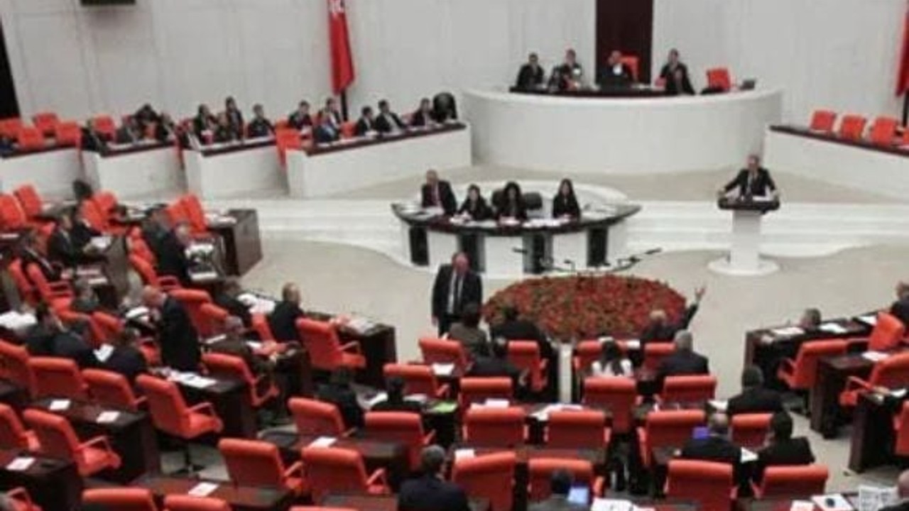 AK Parti, milletvekili sayısını 272'ye yükseltti