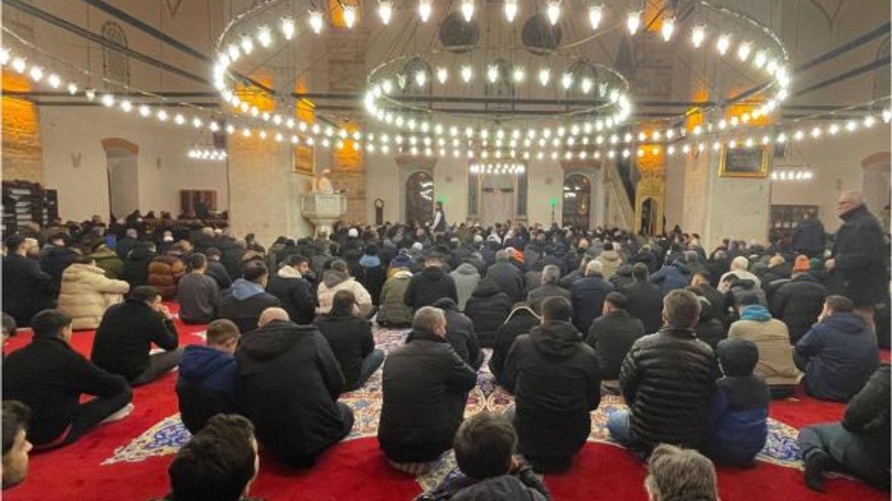 Balıkesir’de Berat Kandili dualarla idrak edildi