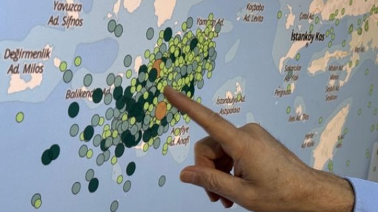 Ege'de deprem 4 Adada Eğitime Ara Verildi