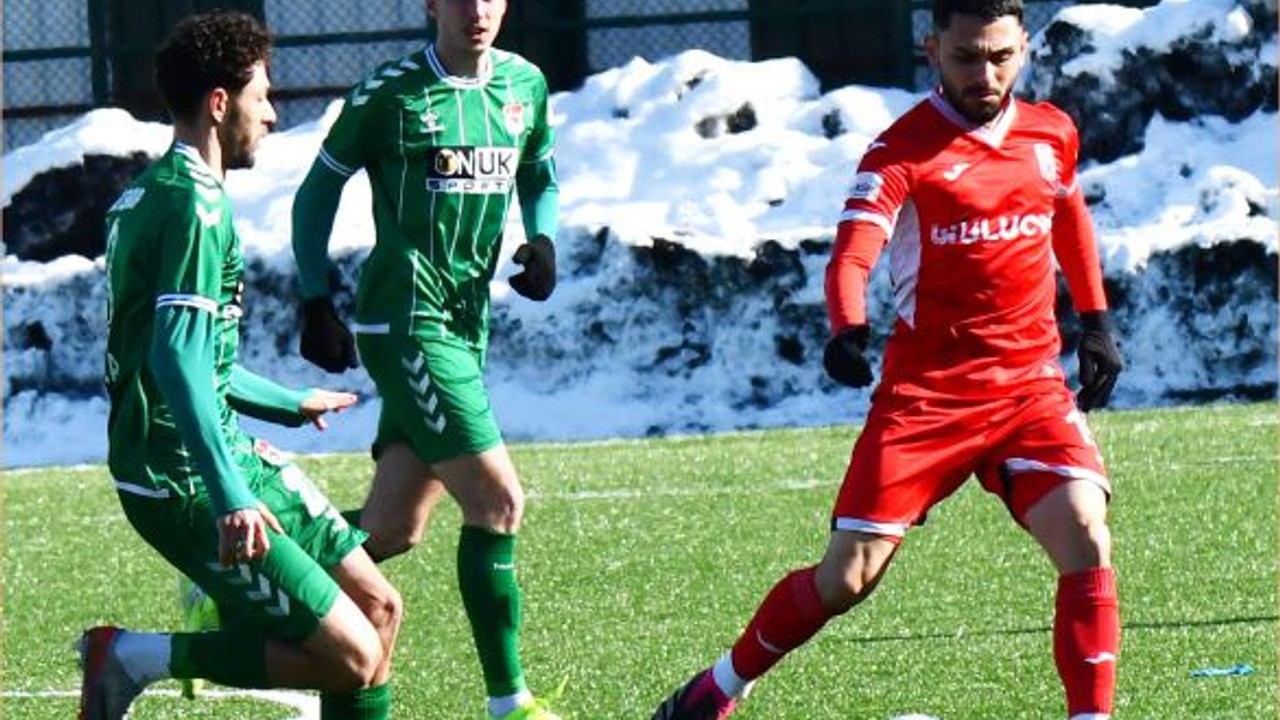 Balıkesirspor ve Kelkit Hürriyetspor Maç Sonucu 1-1