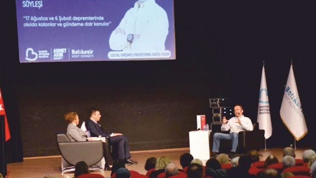 Nasuh Mahruki Balıkesirlilere Depremde 72'i Saati Anlattı