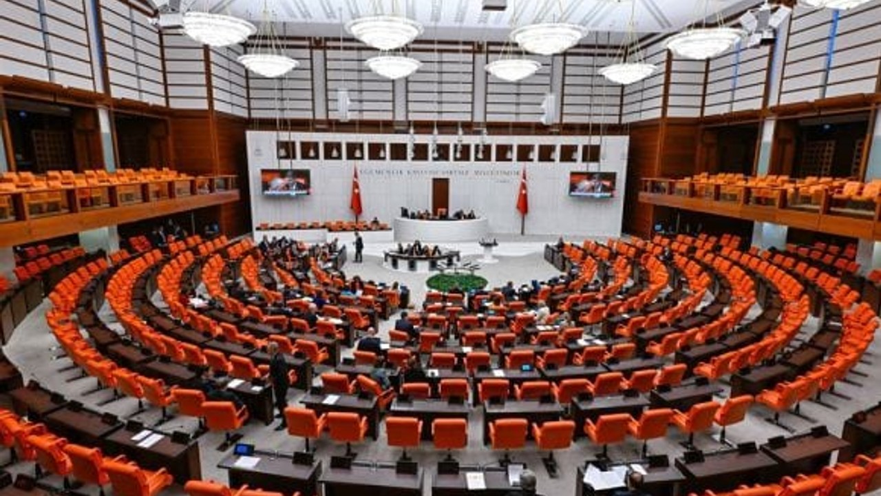 TBMM'ye Şaşırtan Talepler: 'Abi-Abla Hitapları Yasaklansın'