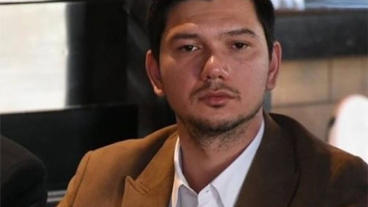 Altıeylül’de Tabela Değişikliği Tartışma Yarattı