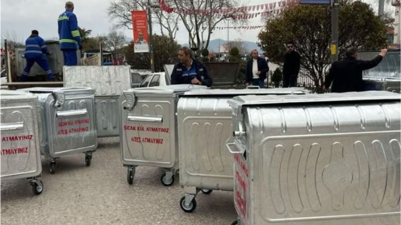 Bandırma’da Çöp Konteynerleri Yenileniyor