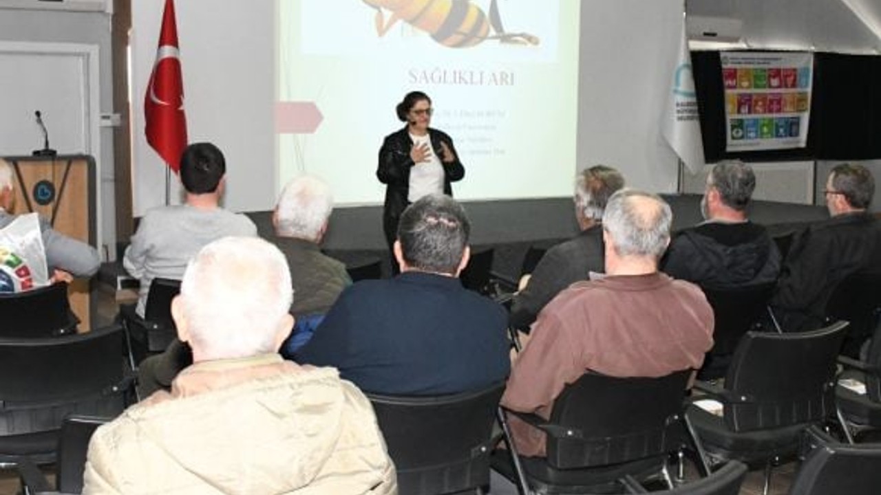 Büyükşehir’den arıcıları bir araya getiren panel