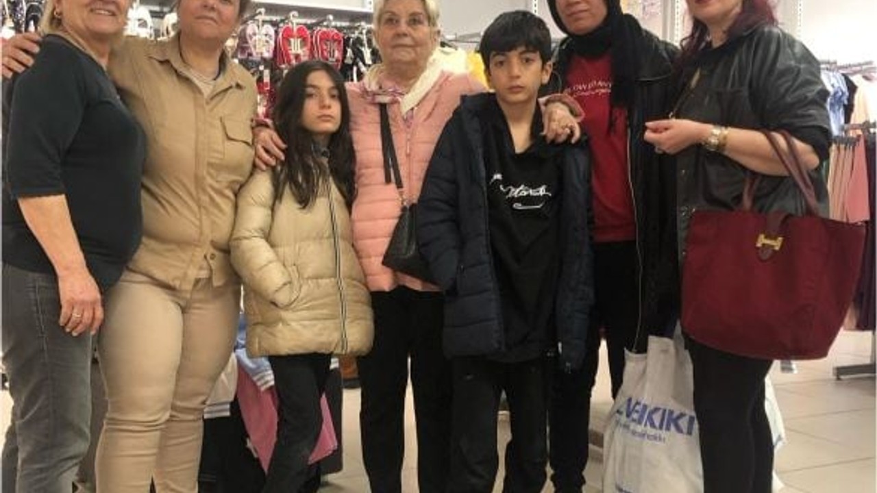Edremit’in Gönüllü Annelerinden Çocuklara Giyim Yardımı