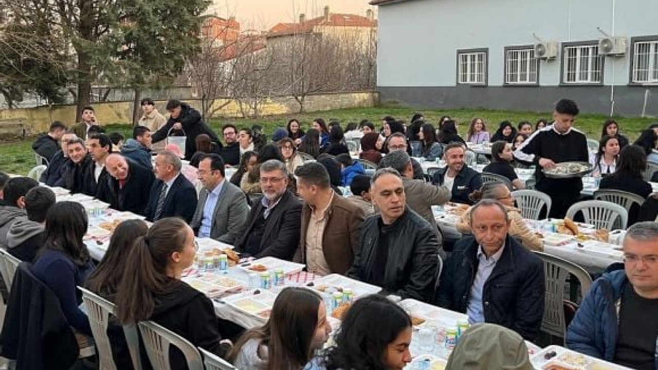 Başkan Cankul Öğrencilerle İftar Yaptı