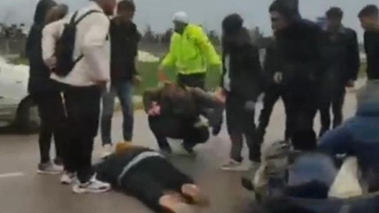 Balıkesir'de Otomobil ile Motosiklet Çarpıştı!