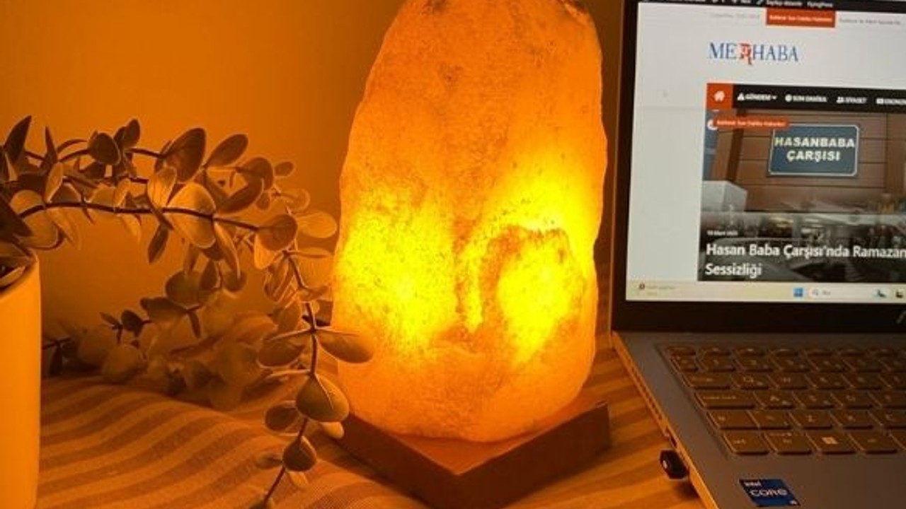 Balıkesirliler Dekorasyonda Tuz Lambası Kullanıyor
