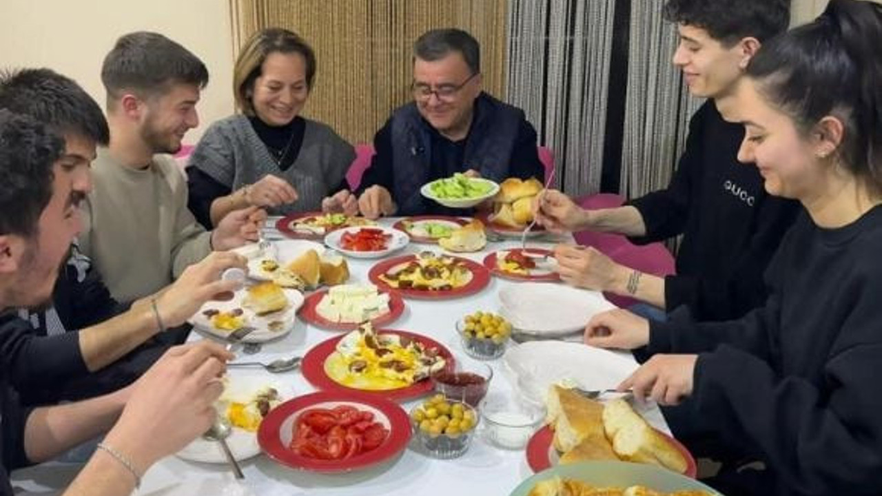 Başkan Şehirli Öğrencilerle Sahur Yaptı