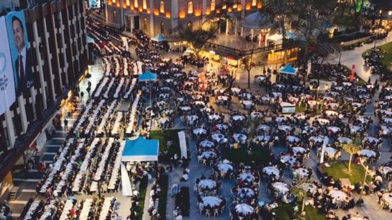 Başkan Akın’dan Balıkesir’in kalbinde dev iftar
