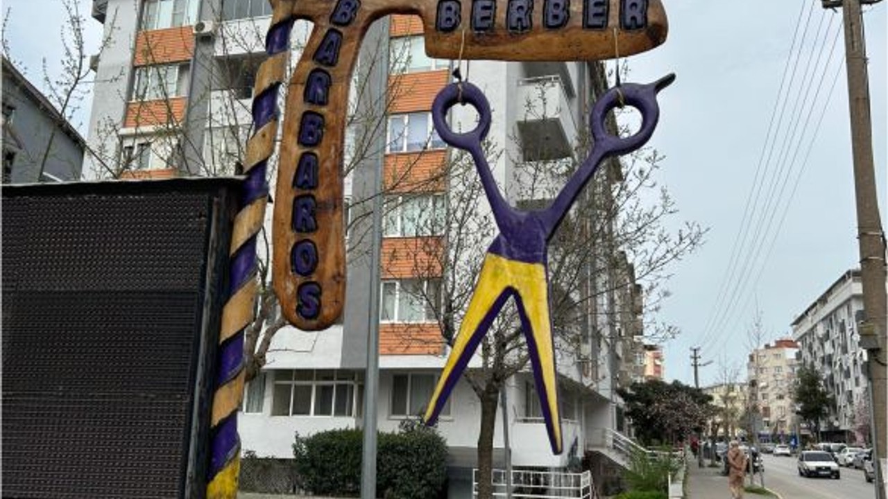Balıkesirli Berberlerin Makası