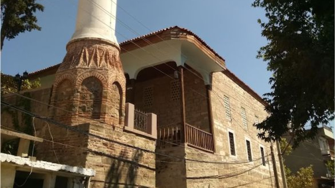 Bigadiç'in Camisi 18. Yüzyıldan Günümüze Uzanıyor