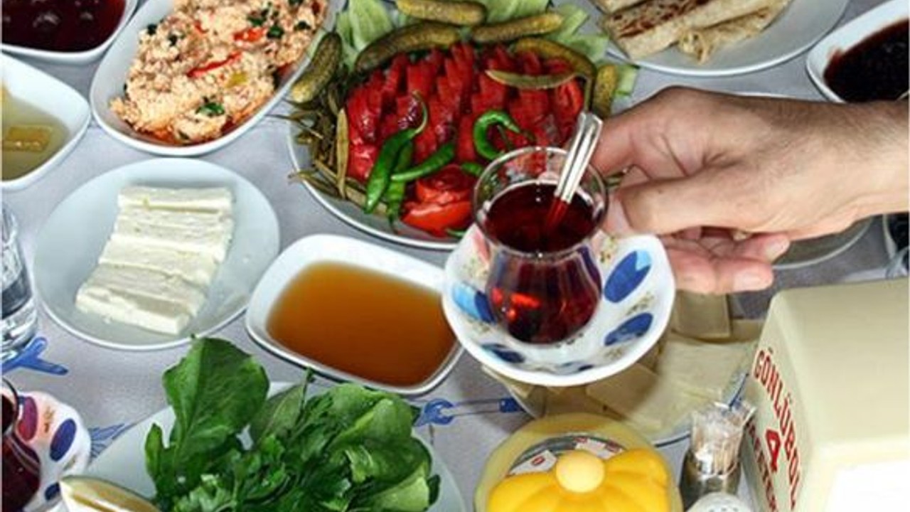 Ramazan Sonrası Beslenmeye Dikkat Edin