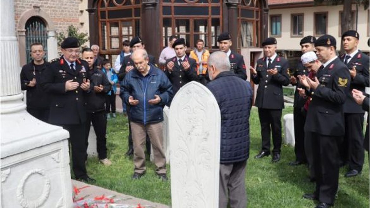 Şehit Yüzbaşı Necati Bey Kabri Başında Anıldı
