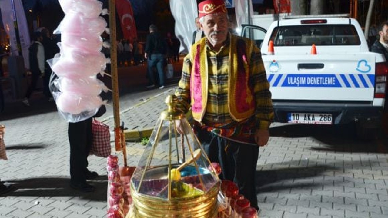 Balıkesir'de Osmanlı Macunu Satışı, Geleneksel Kültürü Yaşatıyor