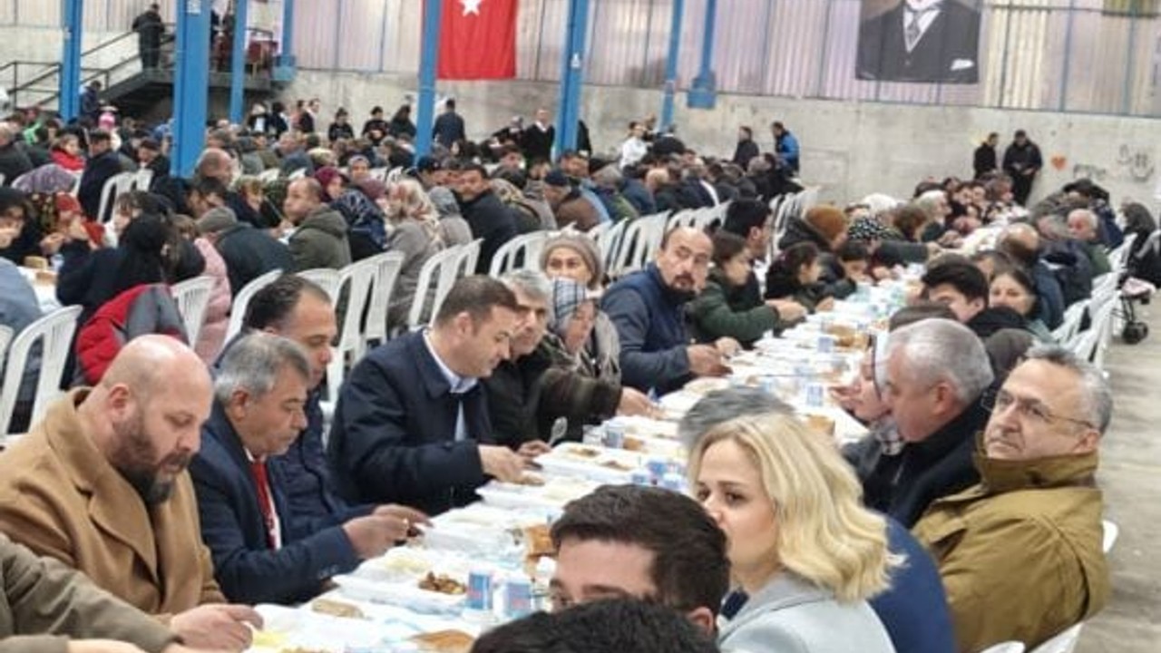 Başkan Ahmet Akın, Savaştepe’de iftar yemeği