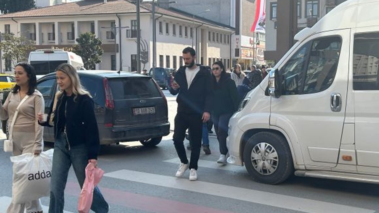 Balıkesir’de Yaya Yolundaki Tehlike!