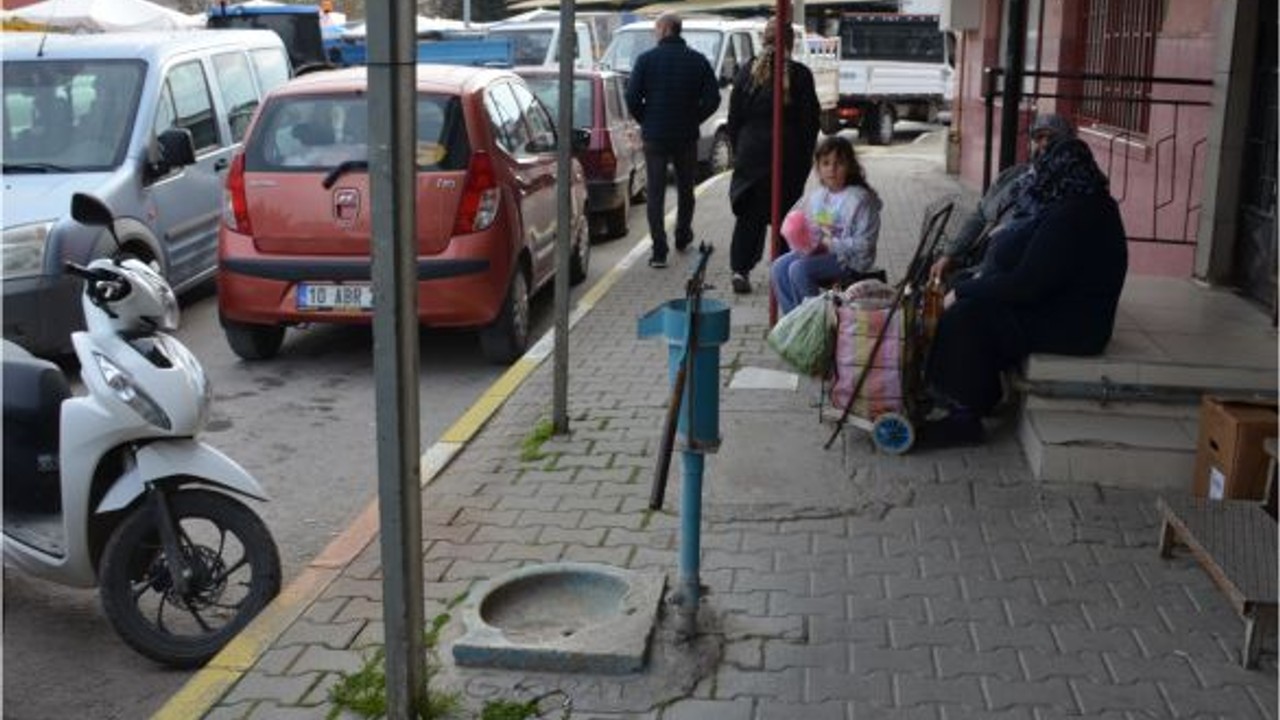 Balıkesir’de Kaldırım İşgalleri Devam Ediyor