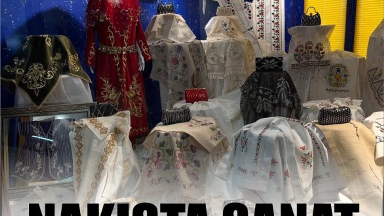 Edremit'te Nakış Kursiyerlerinin Eserleri Göz Kamaştırıyor
