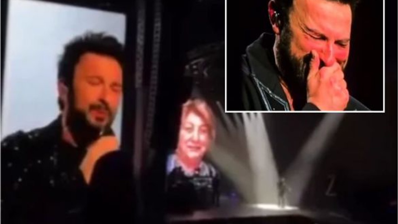 Tarkan Sahnede Hüngür Hüngür Ağladı!