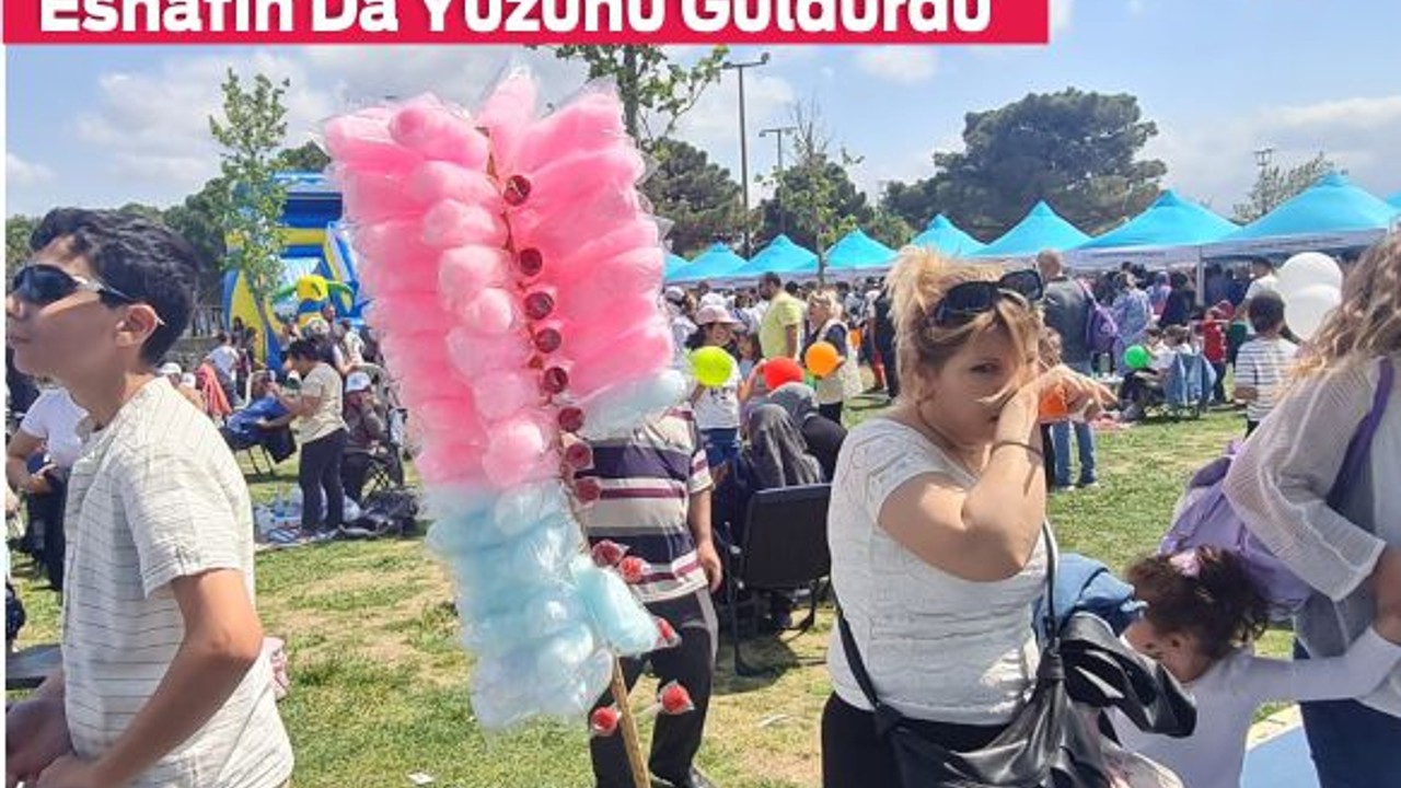 Uçurtma Şenliği, Seyyar Esnafın Da Yüzünü Güldürdü