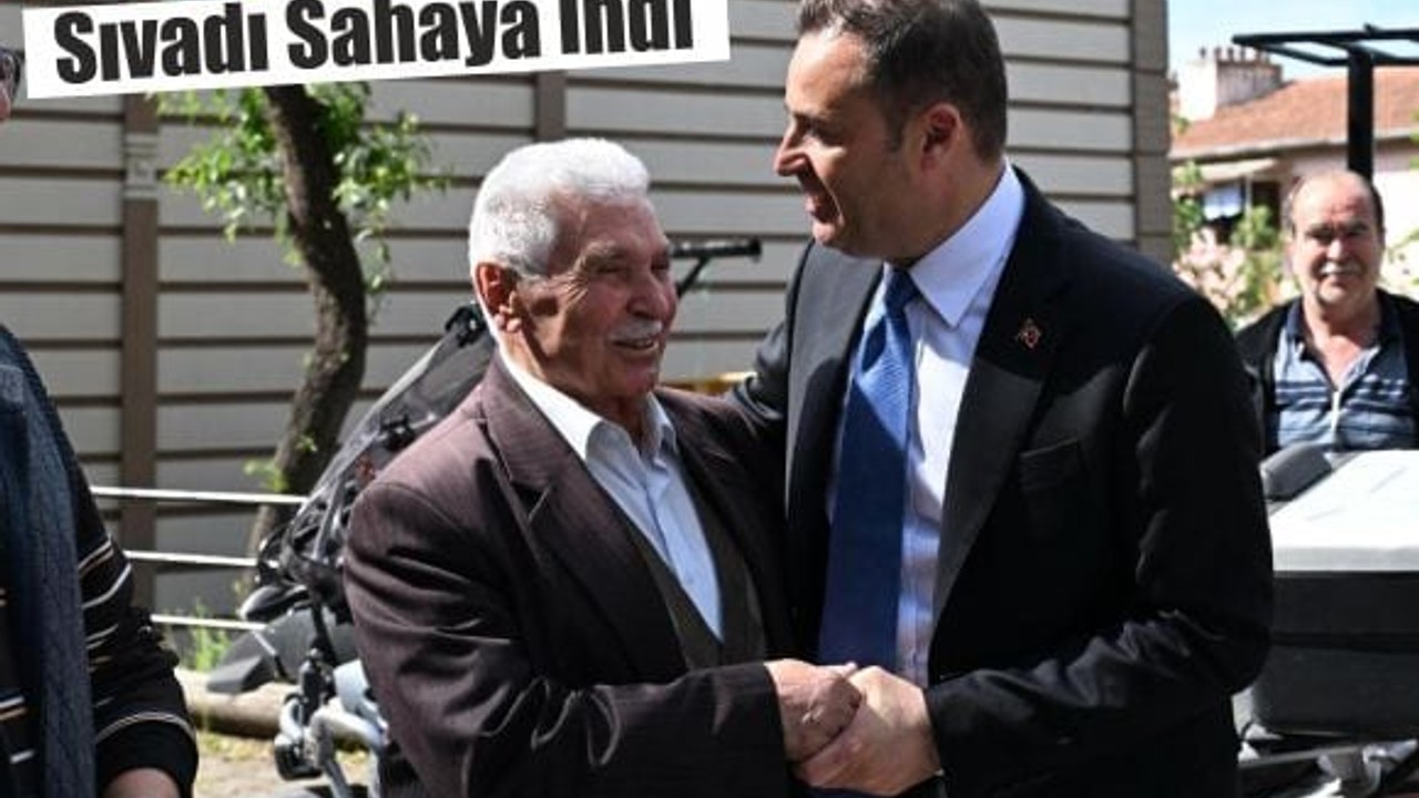 Başkan Akın, kolları sıvadı sahaya indi