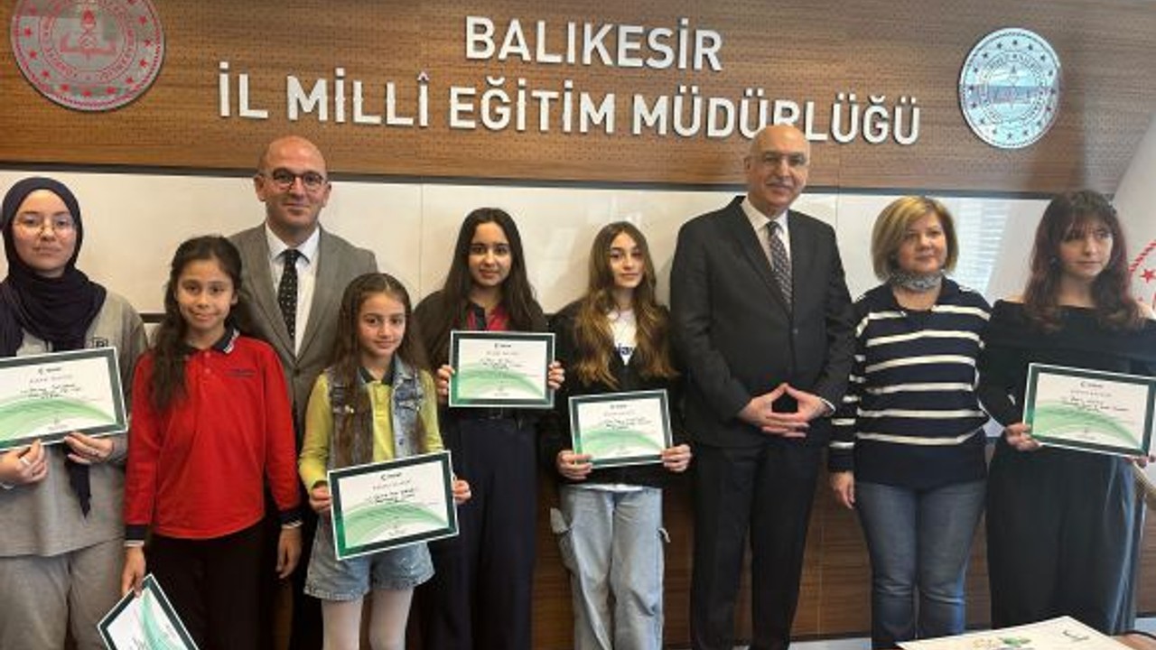 Balıkesirli Öğrenciler, Sağlıklı Gelecek İçin Ödül Aldı!