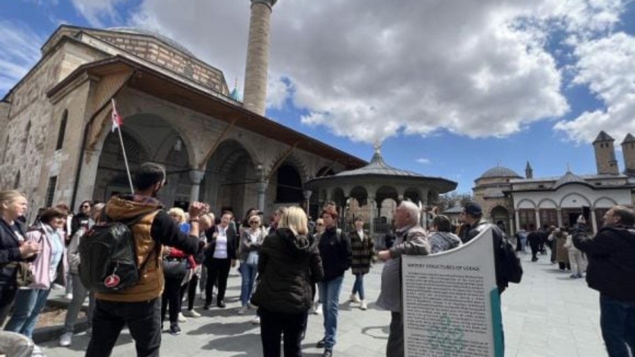 Balıkesir’den Yola Çıktılar Konya'da Mevlana Müzesini Gördüler