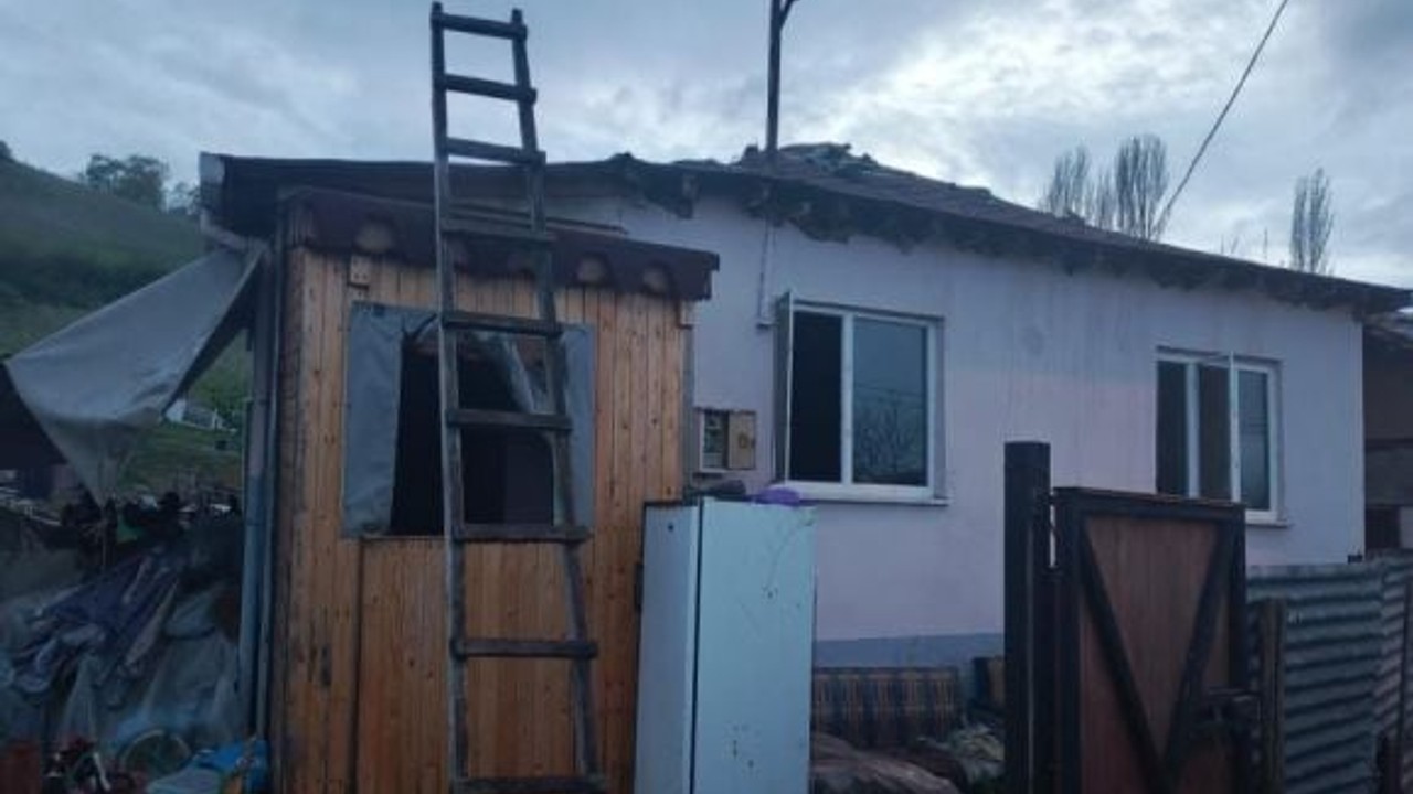Gönende müstakil ev yangında kül oldu