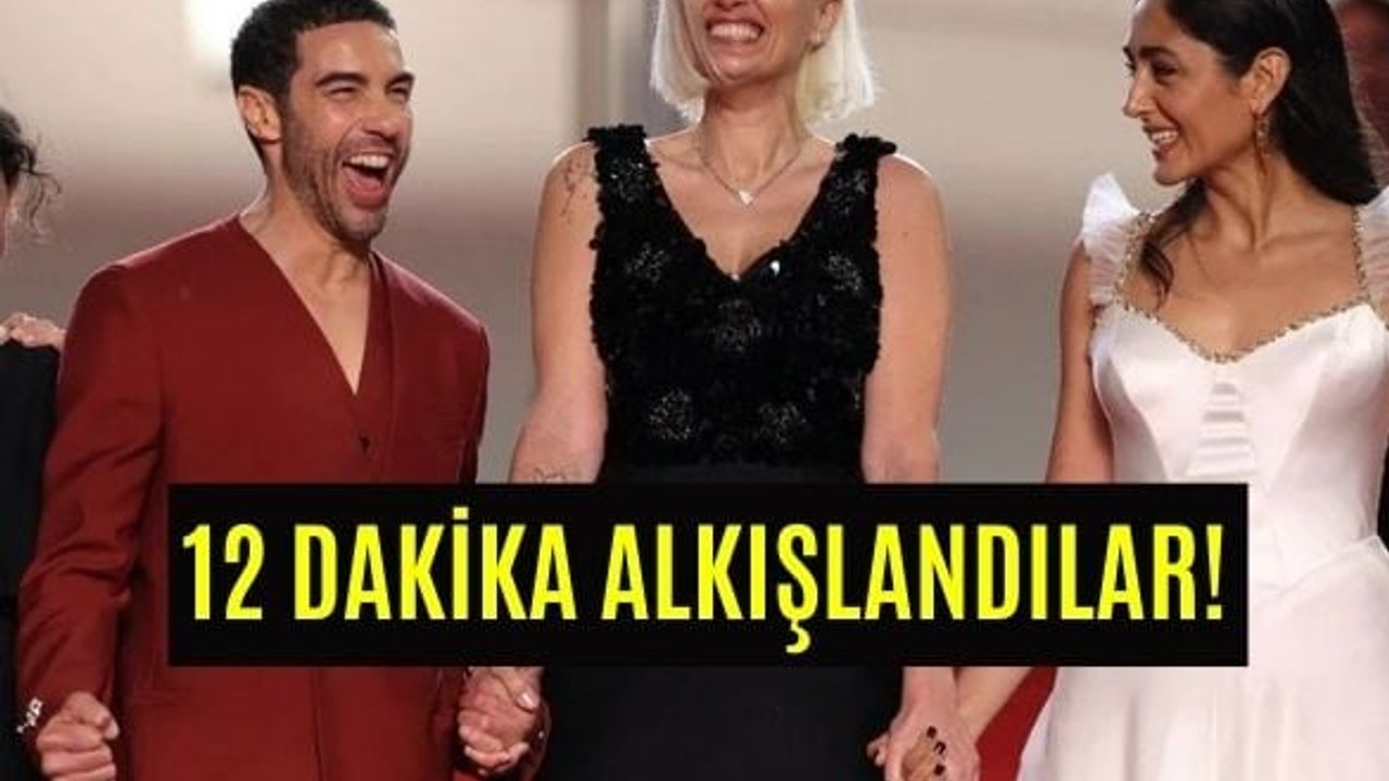 12 Dakika Boyunca Ayakta Alkışlandı!