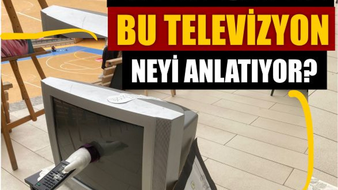 Ekrandan Çıkan El Şaşırttı!