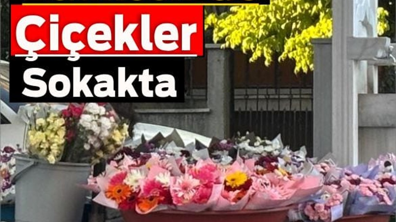 Bayram'da Çiçekler Sokakta