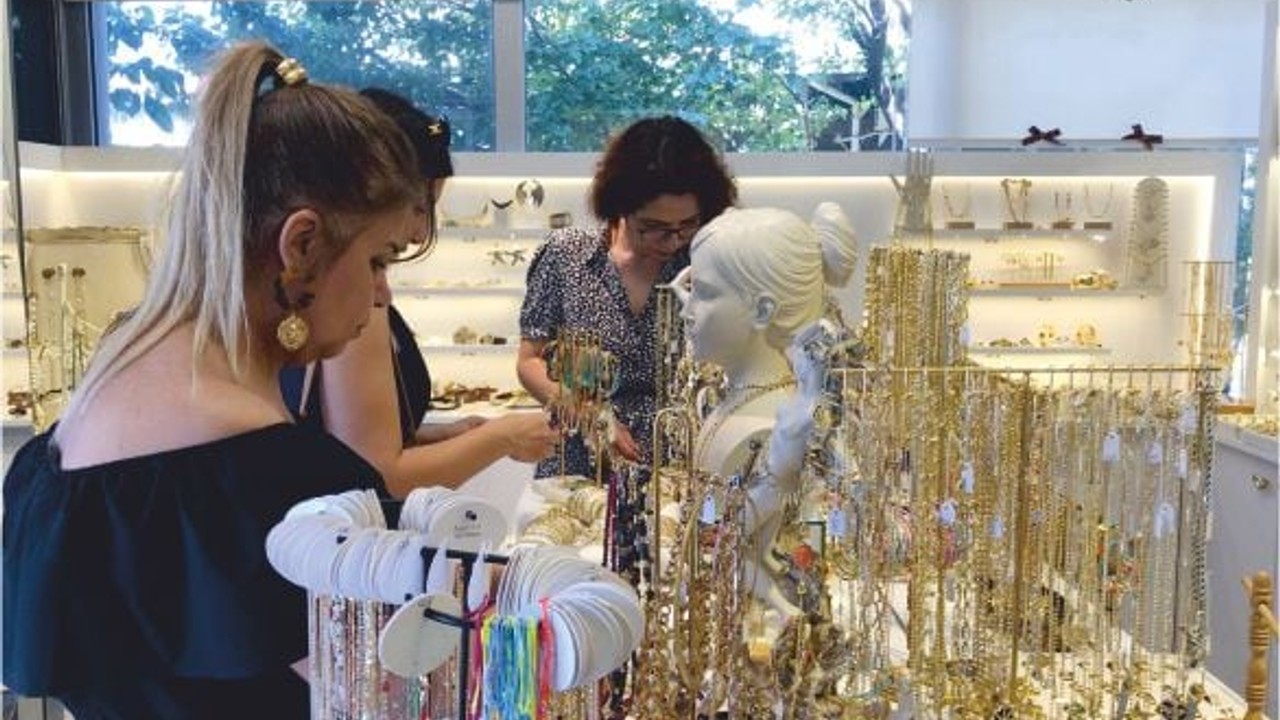 Balıkesir’de Takının Adresi: Y Takılar Revaçta