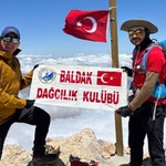 BALDAK Sporcusu Hakan Özkan, Emler Zirvesi'ne Tırmandı