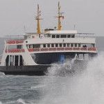 Gökçeada ve Bozcaada feribot seferlerine fırtına engeli