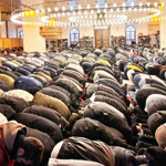 Balıkesir'de Bayram Namazı Kılındı Bayramlaşma Yapıldı