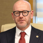 Yakın Mutfak’a Taşlı Saldırı İddiası: Vekil Sarı’dan Dayanışma Mesajı