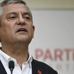 Özgür Özel Yeniden CHP Grup Başkanı Seçildi!