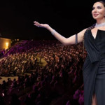 Ebru Yaşar'ın ilk senfoni performansı mest etti!