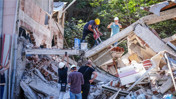 Balıkesir'deki Depremde Yıkılan Binadan Karot Örneği Alındı