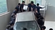 Meslek Lisesi Öğrencileri Arabayı 4 Kat Taşıdı!
