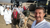 Balıkesirli Umrecilerden Hudeybiye Deve Çiftliği Ziyareti